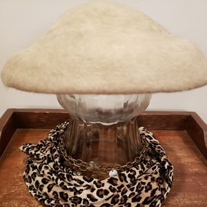 Vintage ladies tan  brushed felt hat